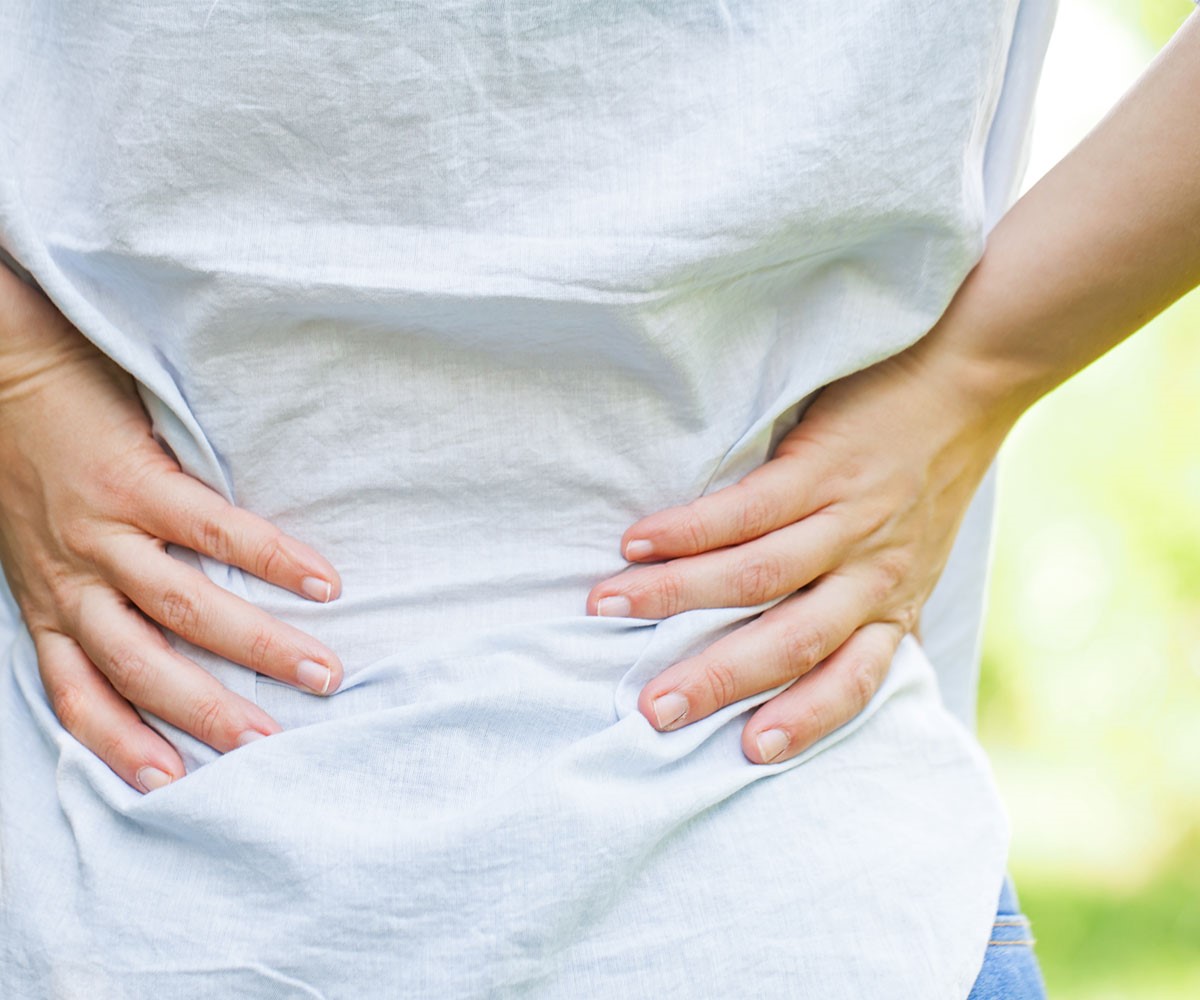 Rückenschmerzen: Die 3 häufigsten Fehler & 2 Tipps, die wirklich helfen